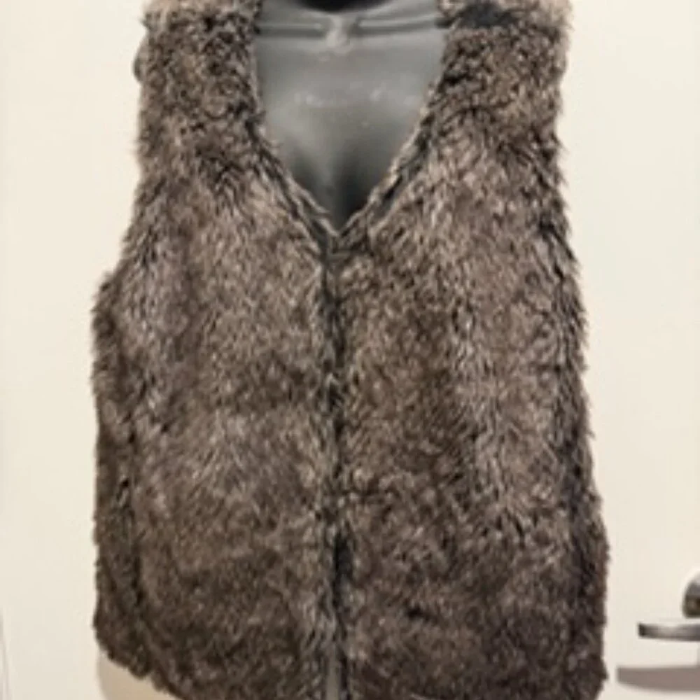 Ava & Viv Brown Faux Fur Vest – Medium – Soft Plush Layering Piece w/ Pockets - Picture 2 of 8